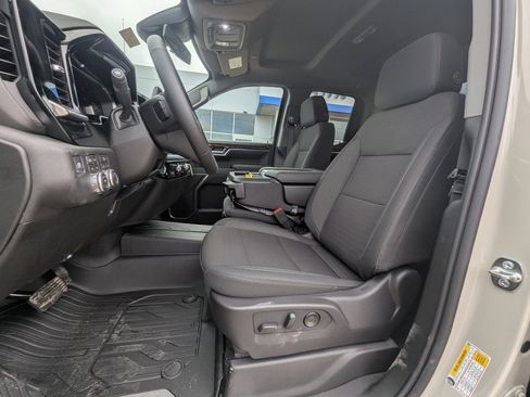 New 2026 GMC Sierra 1500 SLE image 15