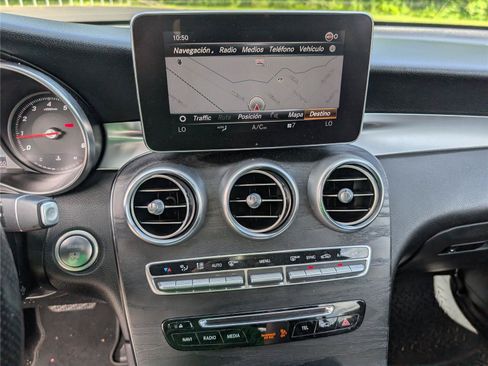 Used 2018 Mercedes-Benz GLC 300 4MATIC w/ Multimedia Package image 16