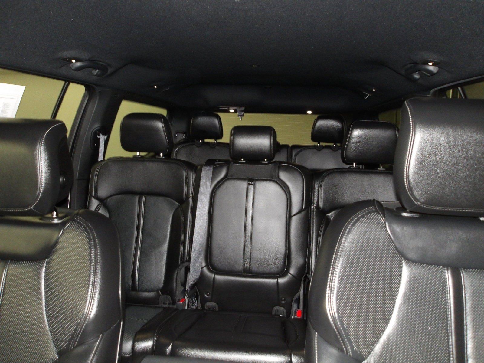 Used 2025 Jeep Wagoneer 4WD image 10