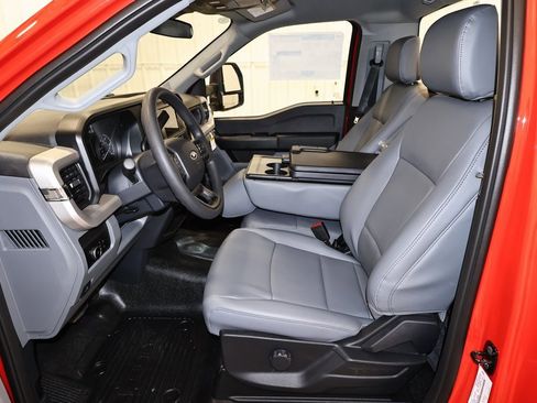 New 2026 Ford F550 4x4 Regular Cab Super Duty image 11