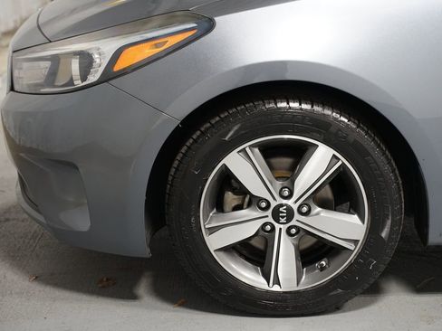 Used 2018 Kia Forte S image 5