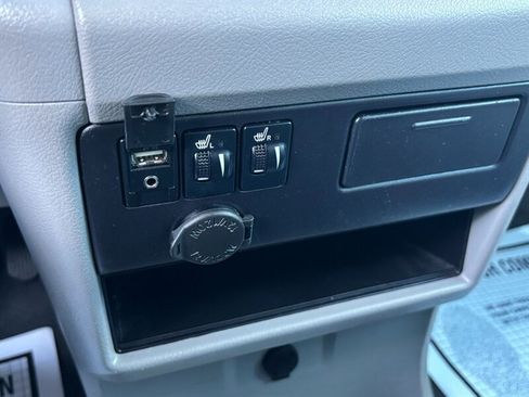 Used 2017 Toyota Sienna XLE 7-Passenger image 23