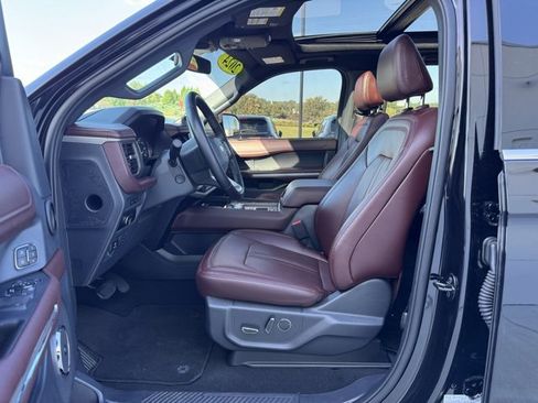 Used 2024 Ford Expedition Limited image 22