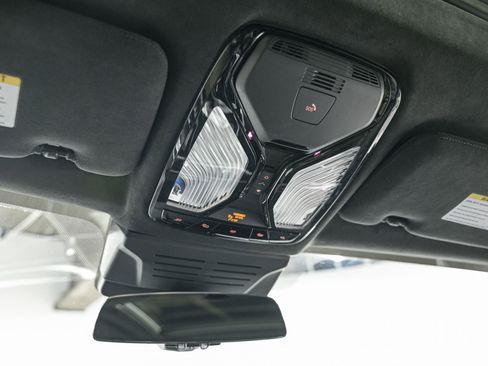 Used 2023 BMW X7 xDrive40i w/ M Sport Package image 24