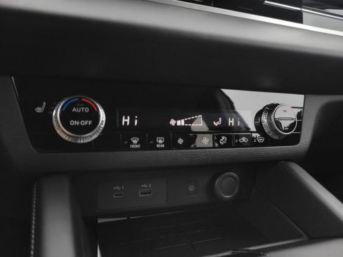 New 2025 Mitsubishi Outlander SE image 21