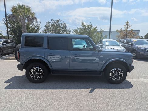 Used 2025 Ford Bronco Outer Banks AWD/4WD image 2