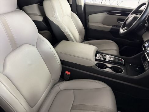 Used 2023 Honda Pilot Touring image 26