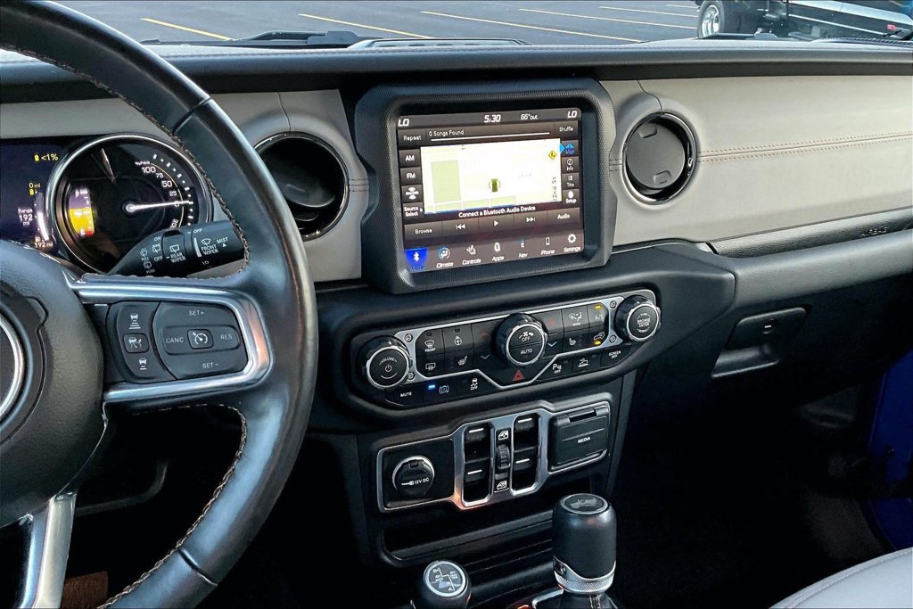 Used 2023 Jeep Wrangler Unlimited Sahara AWD/4WD image 6