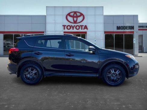 Used 2015 Toyota RAV4 LE image 4