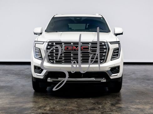 Used 2025 GMC Yukon Denali w/ Denali Reserve Package image 2