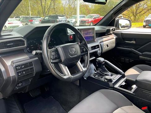 Certified 2024 Toyota Tacoma TRD Off-Road AWD/4WD image 8