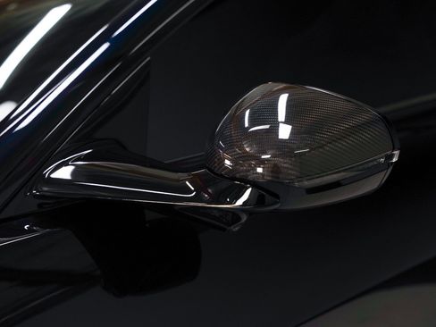 Used 2025 Aston Martin Vanquish RWD image 17