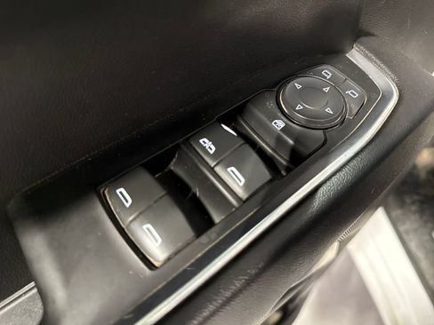 Used 2023 Chevrolet Silverado 1500 LT AWD/4WD image 32