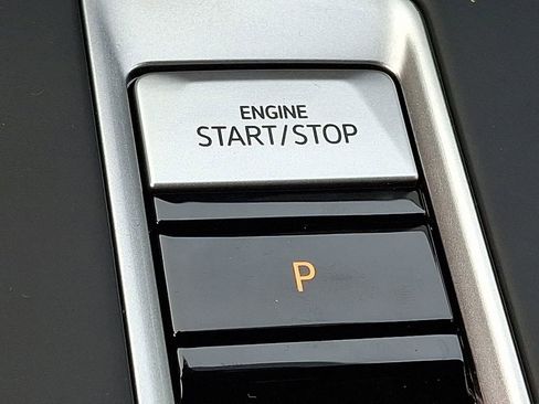 New 2026 Volkswagen Atlas SE image 16