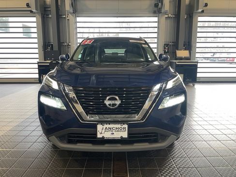 Used 2023 Nissan Rogue SV w/ SV Premium B Package image 2