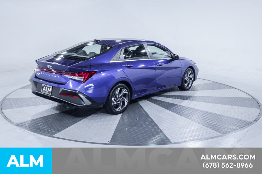 Used 2025 Hyundai Elantra SEL FWD image 10