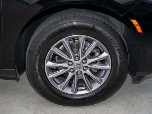 Used 2024 Buick Enclave Essence w/ Technology Package FWD image 42