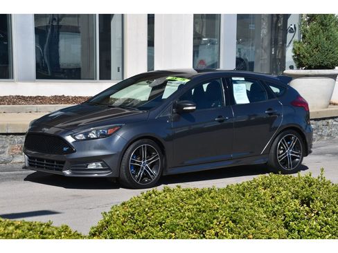 Used 2015 Ford Focus ST w/ Equipment Group 402A image 8
