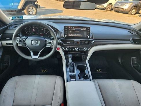 Used 2018 Honda Accord EX image 18