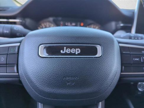 Used 2022 Jeep Compass Latitude image 18