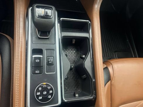 Used 2025 Nissan Pathfinder Platinum AWD/4WD image 17