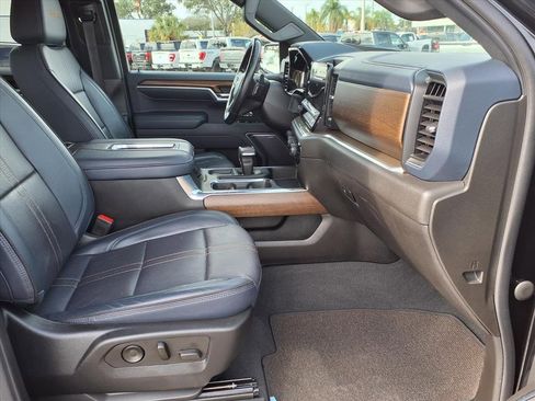 Used 2022 Chevrolet Silverado 1500 High Country w/ Max Trailering Package image 13