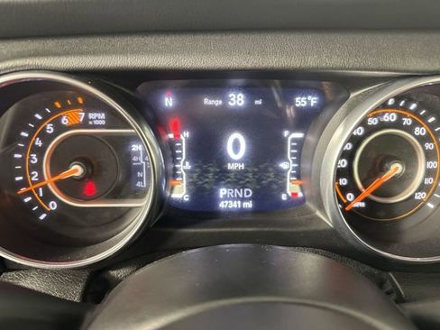 Used 2020 Jeep Wrangler Unlimited Sahara AWD/4WD image 16