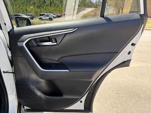 Used 2025 Toyota RAV4 XLE image 16