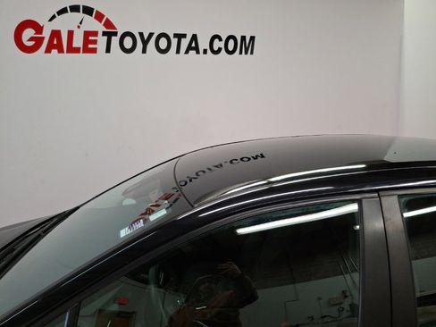 Used 2021 Toyota Corolla LE image 6