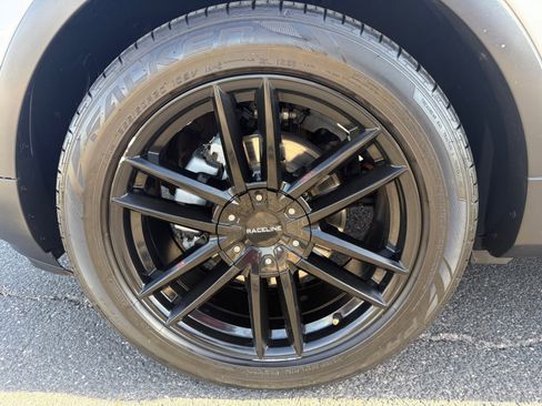 Used 2016 Ford Explorer FWD image 9