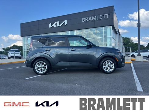 Used 2023 Kia Soul LX w/ LX Technology Package FWD image 1