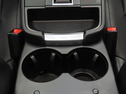 Certified 2022 Porsche Macan AWD/4WD image 28
