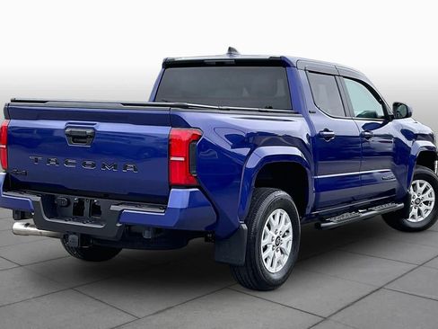Used 2025 Toyota Tacoma SR5 AWD/4WD image 12