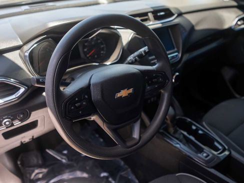 Used 2023 Chevrolet TrailBlazer LT FWD image 9