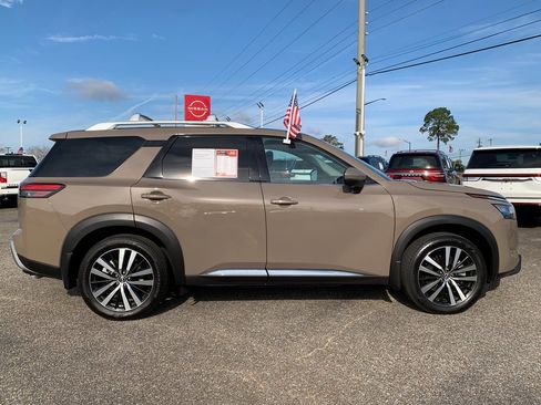 Used 2024 Nissan Pathfinder Platinum w/ Cargo Package image 2
