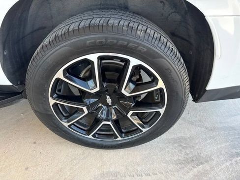 Used 2021 Chevrolet Suburban RST w/ Luxury Package RWD image 5