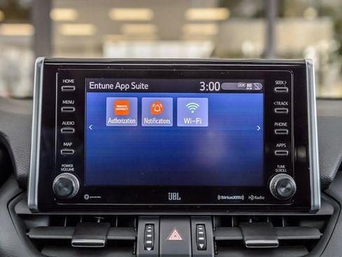 Used 2020 Toyota RAV4 Limited image 20