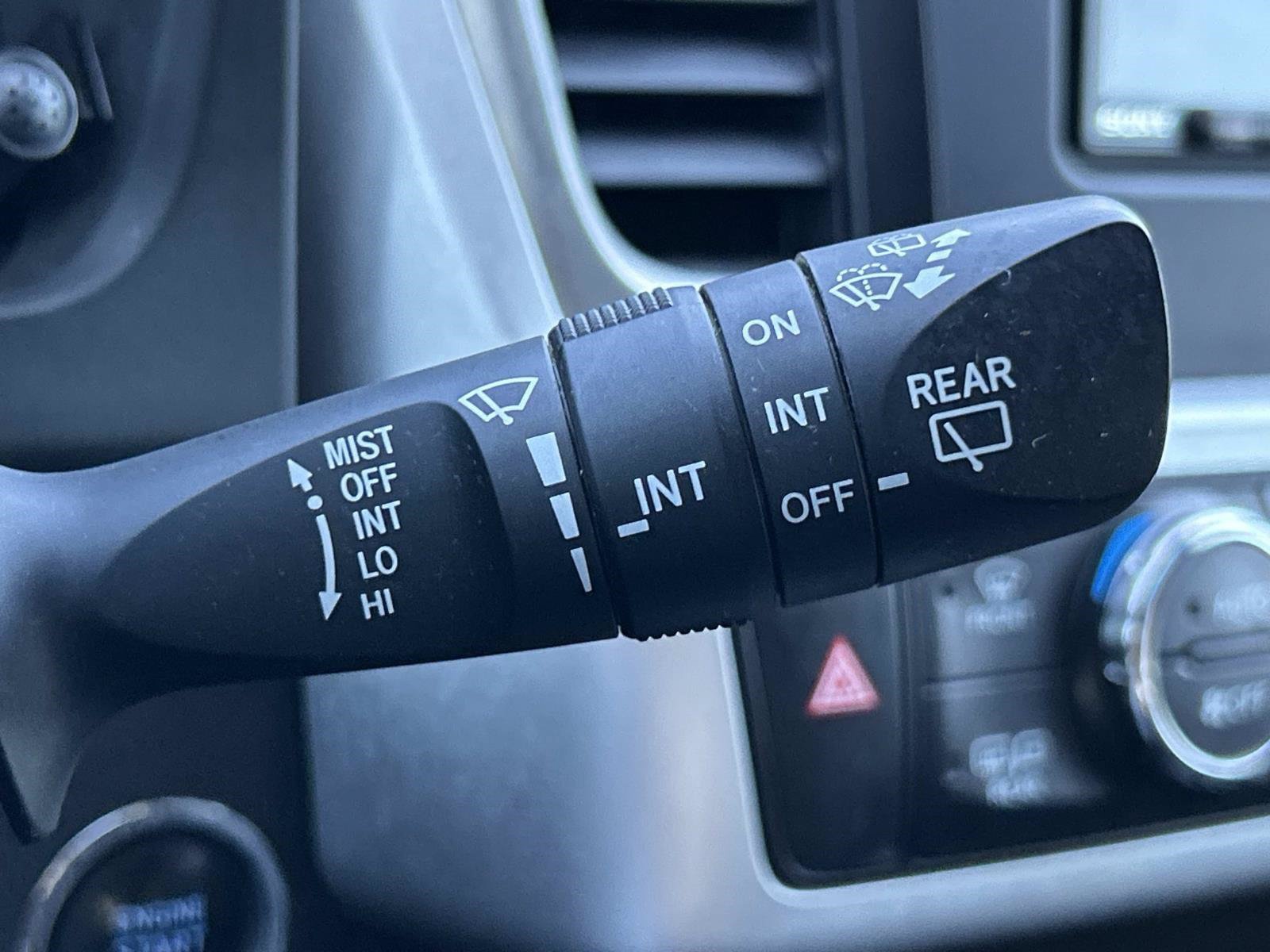 Used 2019 Toyota Highlander XLE FWD image 29