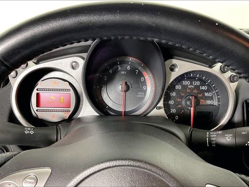 Used 2014 Nissan 370Z Coupe RWD image 28