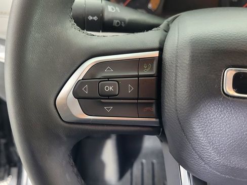 Used 2023 Jeep Compass Limited image 18