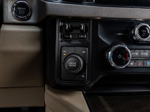 Used 2026 Ford F450 Platinum w/ Platinum Plus Package image 28