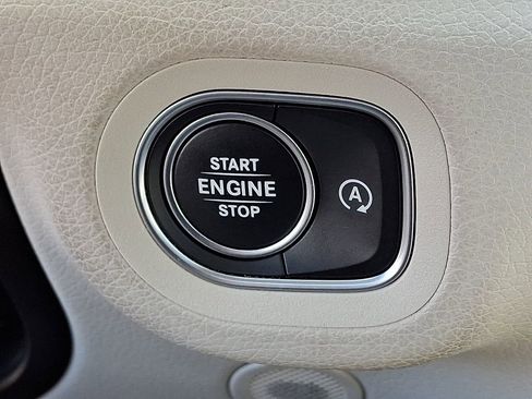 Used 2021 Mercedes-Benz GLE 450 4MATIC image 25