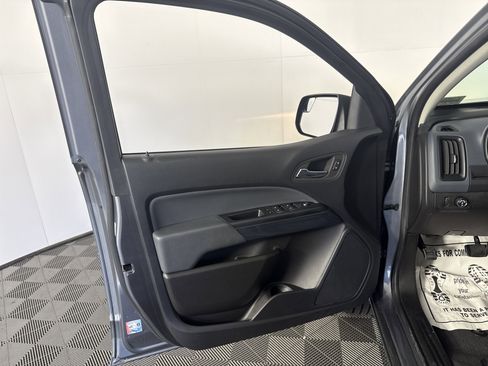 Used 2022 Chevrolet Colorado Z71 w/ Safety Package image 13