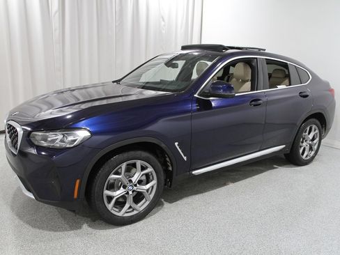 Certified 2023 BMW X4 xDrive30i w/ Premium Package image 3