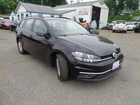 Used 2019 Volkswagen Golf S FWD image 23