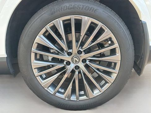 Used 2025 Lexus RX 450h AWD w/ Convenience Package image 28