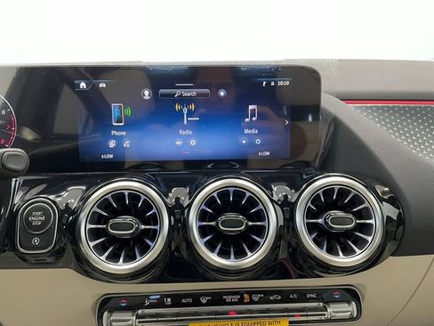 New 2026 Mercedes-Benz GLA 250 image 4