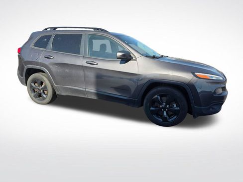 Used 2018 Jeep Cherokee Limited w/ High Altitude Package AWD/4WD image 5