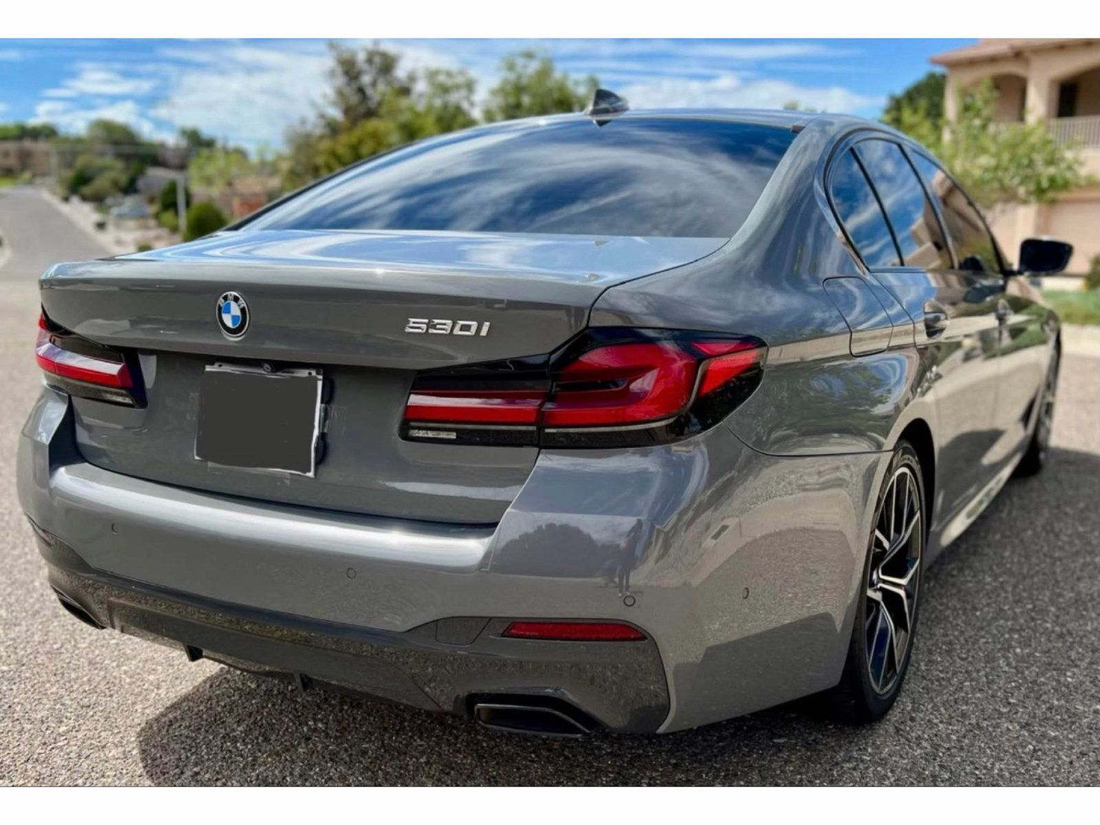 Used 2022 BMW 530i w/ M Sport Package RWD image 4