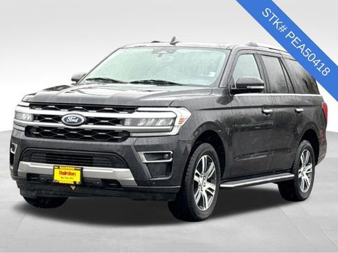 Used 2023 Ford Expedition Limited image 3